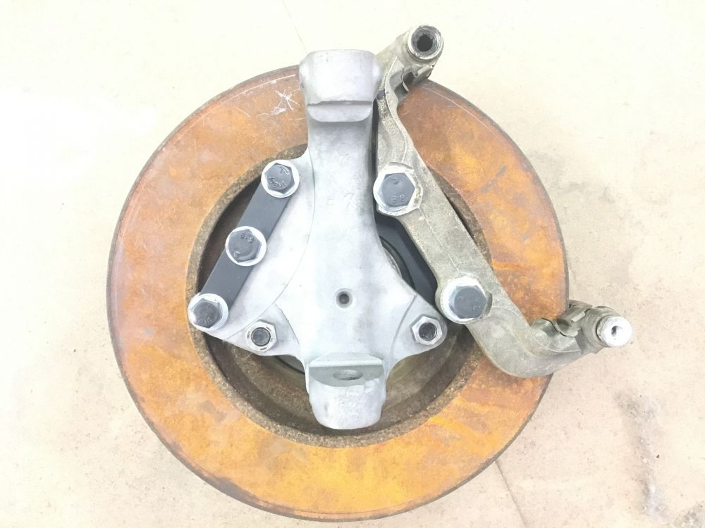 VT - VZ COMMODORE HUB ADAPTORS FOR EARLY HOLDENS