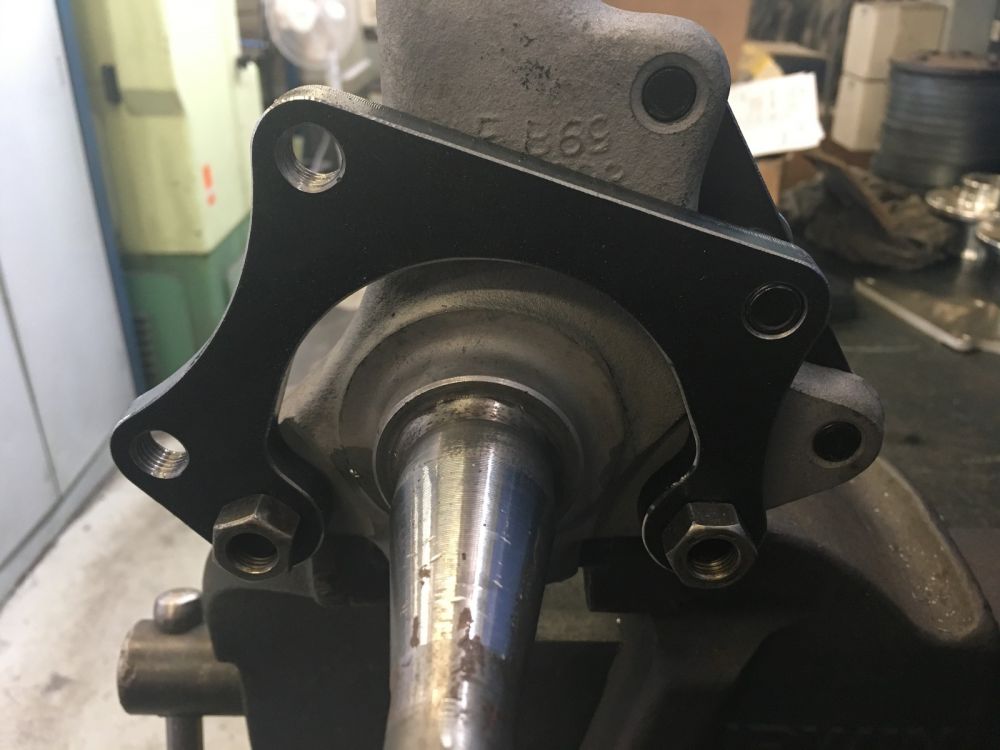 VT - VZ COMMODORE HUB ADAPTORS FOR EARLY HOLDENS
