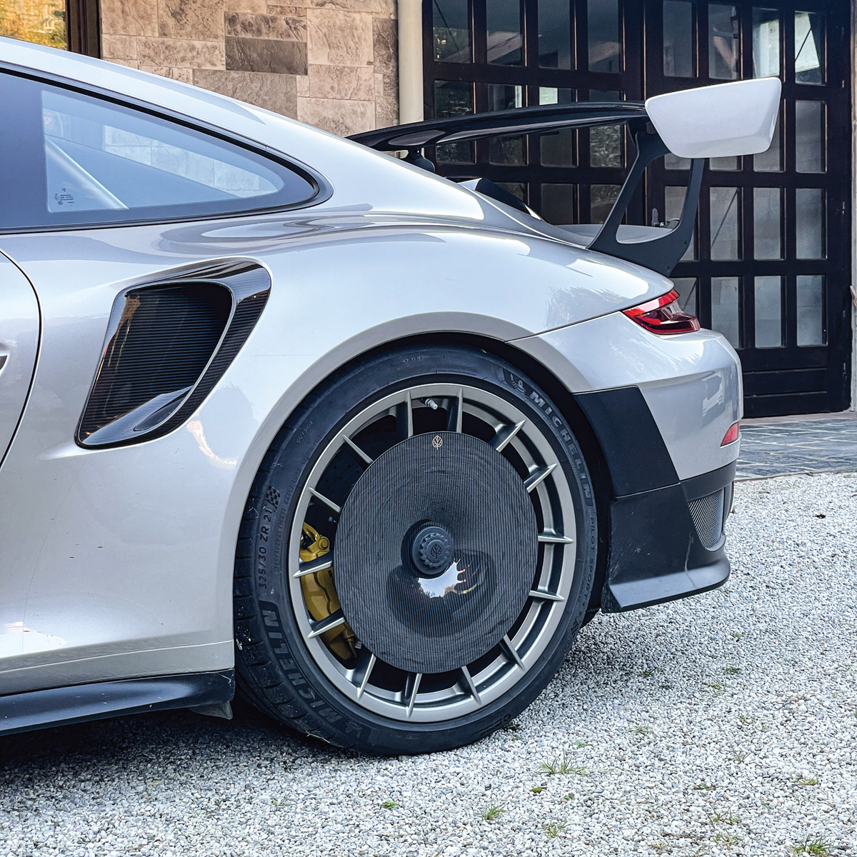 Gold Leaf Carbon Aero Disc EVO — Porsche 911 GT2 RS (991.2) — MAG Wheels — Gold Leaf supplier product gallery image
