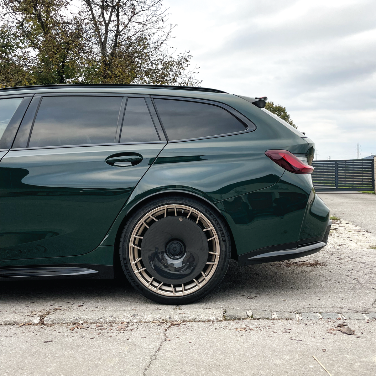 Gold Leaf Carbon Aero Disc EVO — BMW M3 & M4 (G80/G81/G82/G83) — Style 827 M Wheels product image, supplied by Gold Leaf Performance